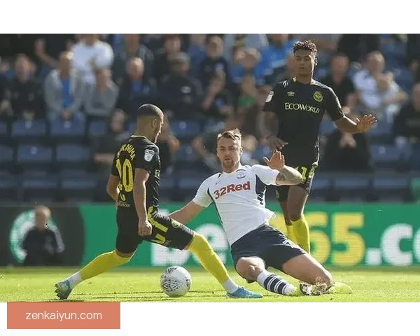 英超赛季中，卢顿对阵曼联，表现稳健的球队需提升竞争力